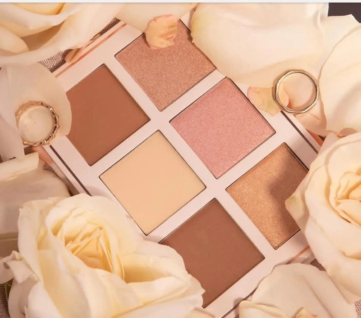 Beauty Creations Floral Bloom Highlight & Contour Palette 9 Beauty Creations Floral Bloom Highlight & Contour Palette - Afbeelding 7