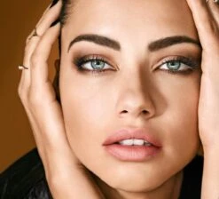 Maybelline - Brow Precise Fiber Filler- 04 Soft Brown - Wenkbrauwmascara 14 Maybelline - Brow Precise Fiber Filler- 04 Soft Brown - Wenkbrauwmascara -Cosmetica Serie Winkel 1200x1086 6