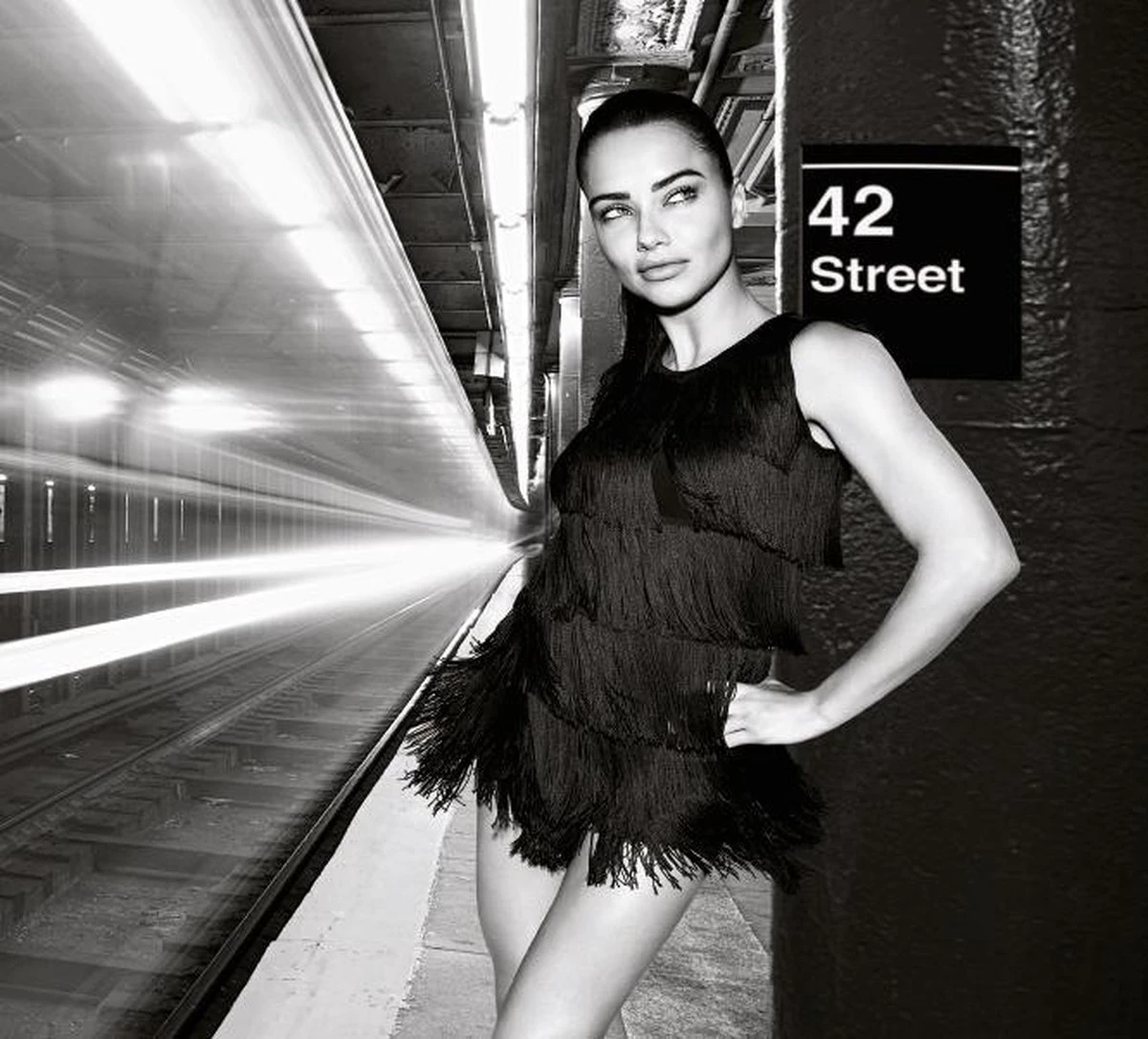 Maybelline - Brow Precise Fiber Filler- 04 Soft Brown - Wenkbrauwmascara 8 Maybelline - Brow Precise Fiber Filler- 04 Soft Brown - Wenkbrauwmascara - Afbeelding 6