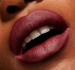 MAC Cosmetics Matte Lippenstift - Diva -Cosmetica Serie Winkel 1200x1125 2