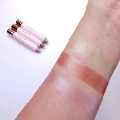 Makeup Revolution - Soft Glamour - Shimmer Shadow Stick Set - Oogschaduw Pencils - Soft Pink, Champagne Bronze Gold & Soft Green -Cosmetica Serie Winkel 1200x1200 376