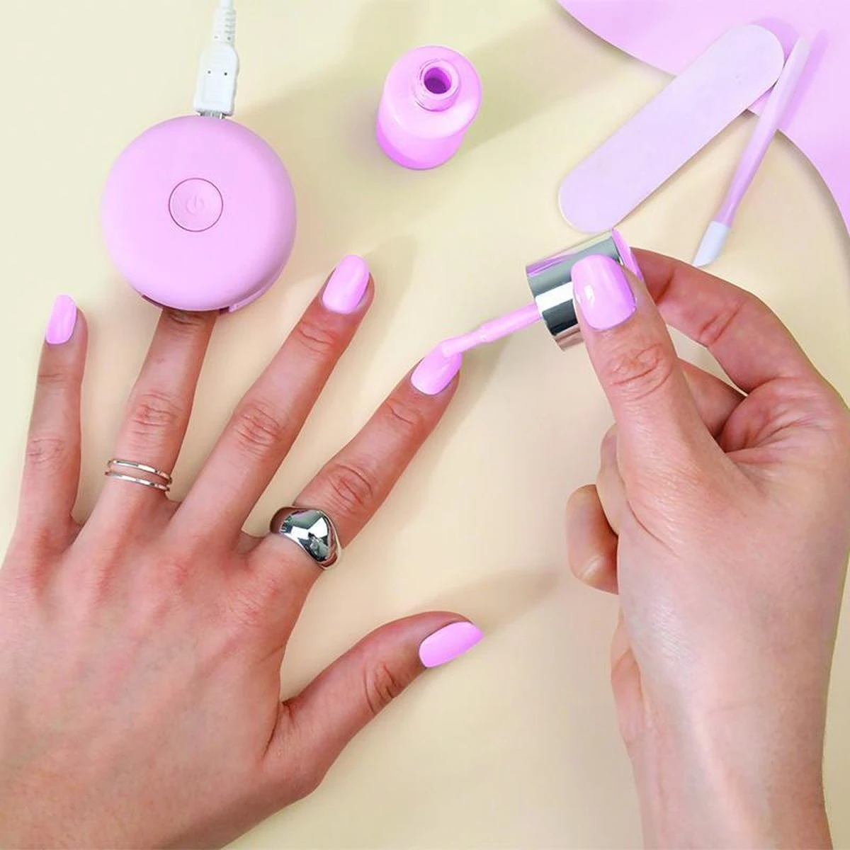 Le Mini Macaron Fairy Floss Gel Manicure Kit - 3-in-1 Manicure Kit - Fairy Floss 6 Le Mini Macaron Fairy Floss Gel Manicure Kit - 3-in-1 Manicure Kit - Fairy Floss - Afbeelding 4