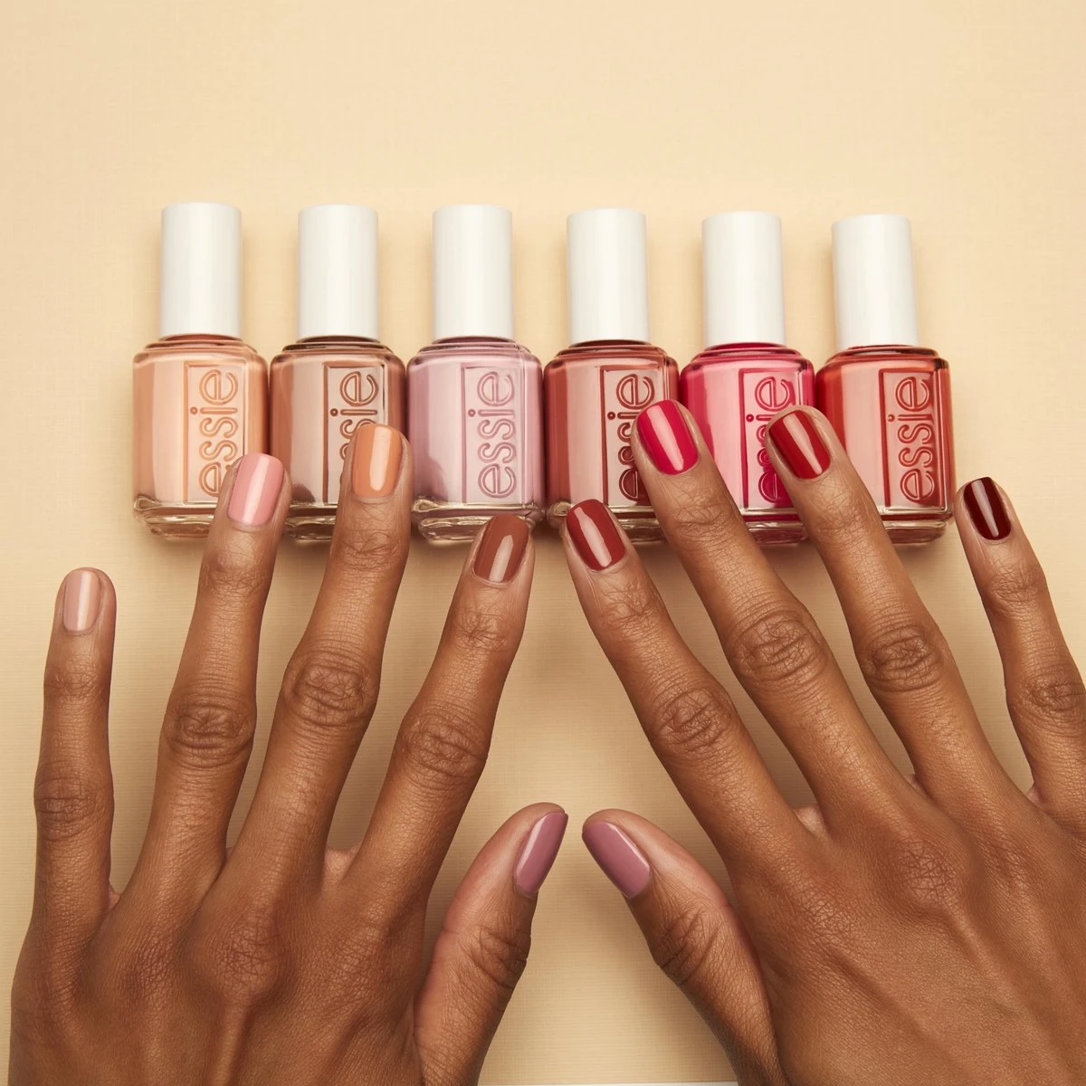 Essie Rocky Rose Collectie Nagellak - 644 Into The A Bliss - Roze - Glanzend - Limited Edition - 13,5 Ml 7 Essie Rocky Rose Collectie Nagellak - 644 Into The A Bliss - Roze - Glanzend - Limited Edition - 13,5 Ml - Afbeelding 5