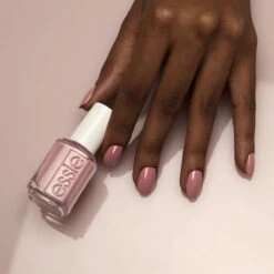 Essie Rocky Rose Collectie Nagellak - 644 Into The A Bliss - Roze - Glanzend - Limited Edition - 13,5 Ml 26 Essie Rocky Rose Collectie Nagellak - 644 Into The A Bliss - Roze - Glanzend - Limited Edition - 13,5 Ml -Cosmetica Serie Winkel 1200x1200 888