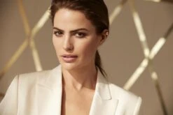 Max Factor Miracle Second Skin Foundation - 02 Fair Light 16 Max Factor Miracle Second Skin Foundation - 02 Fair Light -Cosmetica Serie Winkel 1200x800 16