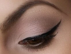 INGLOT AMC Eyeliner Gel - 77 | Eyeliner Zwart Waterproof | Zwarte Eyeliner Gel -Cosmetica Serie Winkel 1200x914