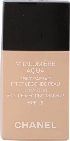 Chanel Vitalumiere Aqua Foundation - 30 Beige - SPF15 - 30 Ml 21 Chanel Vitalumiere Aqua Foundation - 30 Beige - SPF15 - 30 Ml -Cosmetica Serie Winkel 600x1200 2