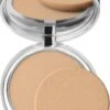 Clinique Stay-Matte Sheer Pressed Powder - 03 Stay Beige - 7,6 G 2 Clinique Stay-Matte Sheer Pressed Powder - 03 Stay Beige - 7,6 G -Cosmetica Serie Winkel 769x1200