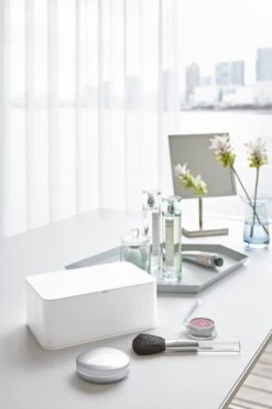 Yamazaki Bakje Voor Vochtige Doekjes - Wit - Met Deksel 23 Yamazaki Bakje Voor Vochtige Doekjes - Wit - Met Deksel -Cosmetica Serie Winkel 800x1200 17