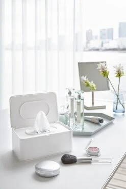 Yamazaki Bakje Voor Vochtige Doekjes - Wit - Met Deksel 25 Yamazaki Bakje Voor Vochtige Doekjes - Wit - Met Deksel -Cosmetica Serie Winkel 800x1200 19