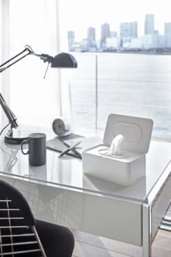 Yamazaki Bakje Voor Vochtige Doekjes - Wit - Met Deksel 27 Yamazaki Bakje Voor Vochtige Doekjes - Wit - Met Deksel -Cosmetica Serie Winkel 800x1200 20