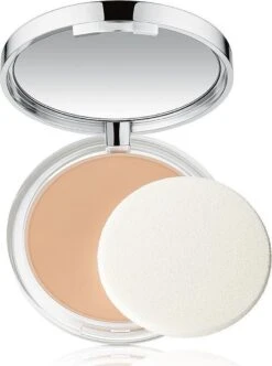 Clinique Almost Powder SPF 15 - Neutral - Make-uppoeder 30 Clinique Almost Powder SPF 15 - Neutral - Make-uppoeder -Cosmetica Serie Winkel 893x1200
