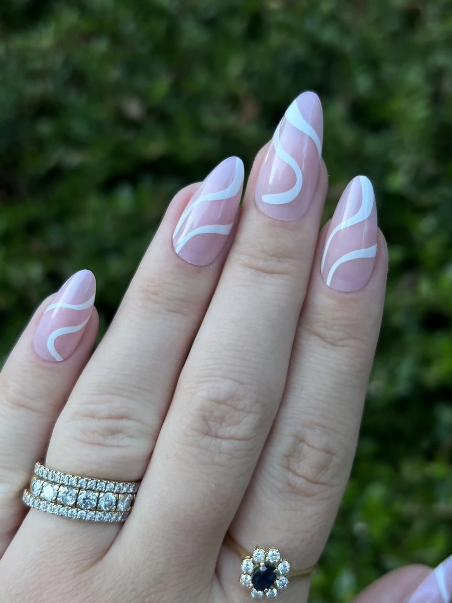 Merkloos Witte Lijntjes Nagels - Plaktabs - Plaknagels - Medium Lang 4 Merkloos Witte Lijntjes Nagels - Plaktabs - Plaknagels - Medium Lang - Afbeelding 2