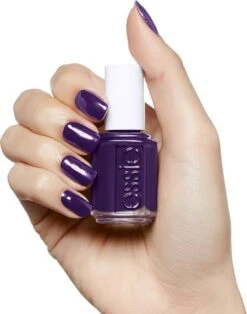 Essie Nagellak Winter 2018 - 588 Nightlights -Cosmetica Serie Winkel 943x1200 2