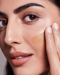 Max Factor Radiant Lift FD - 45 Warm Almond -Cosmetica Serie Winkel 960x1200 12