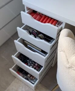 Jumanah® Collections "Sorted" Large Foundation Tray - Make Up Organizer - Ladeverdeler - Lade Organizer - Transparant - Acryl - Kunststof - Ikea Alex 5 Ladeblok -Cosmetica Serie Winkel 984x1200 2